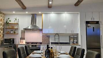 Villa (Three Bedroom Villa with Private Pool) | Dining room