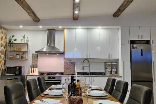 Villa (Three Bedroom Villa with Private Pool) | Dining room