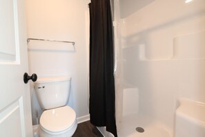 Bruser, hårtørrer, håndklæder, Sæbe