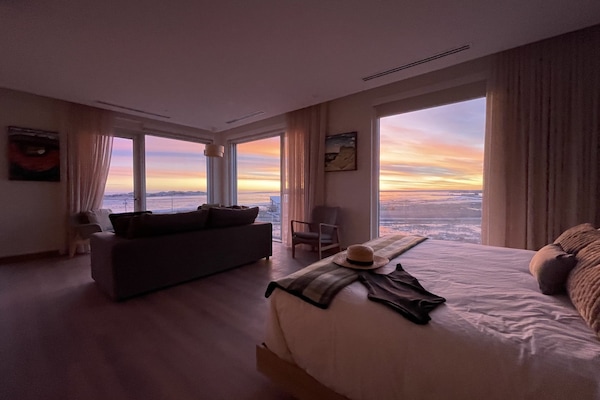 Suite Luxury, vista spiaggia | 2 camere, una cassaforte in camera, postazione laptop, tende oscuranti