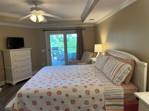 3 soverom, strykejern/-brett, wi-fi og sengetøy