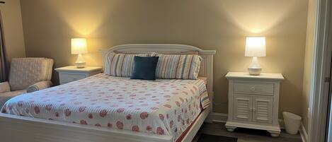 3 室のベッドルーム、アイロン / アイロン台、WiFi、ベッドシーツ