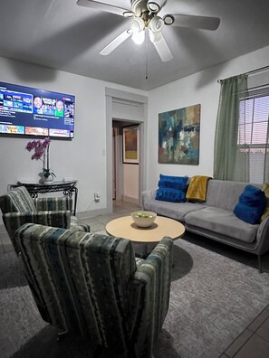 Smart-tv en een open haard