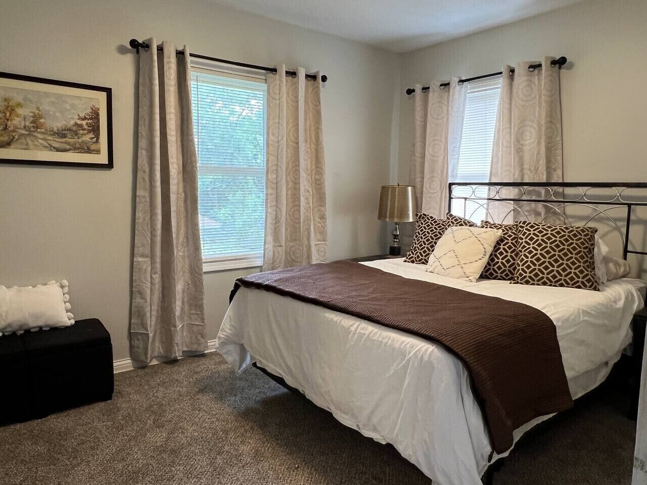Iron/ironing board, WiFi, bed sheets