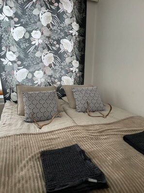 1 bedroom, free WiFi, bed sheets