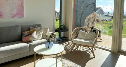 Aurora Chalet by BookLapland