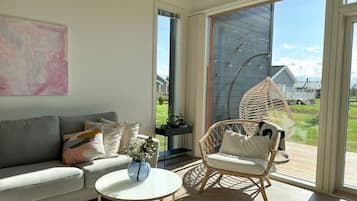 Smart TV, chimenea, estéreo