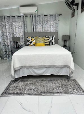 1 habitación, tabla de planchar con plancha, wifi y ropa de cama 