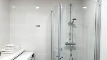 Hårføner og håndklær