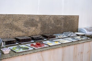 Free daily buffet breakfast