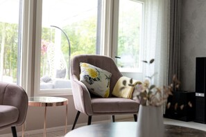 Smart TV - Villa Marasto Aurora view by BookLapland (Rovaniemi)