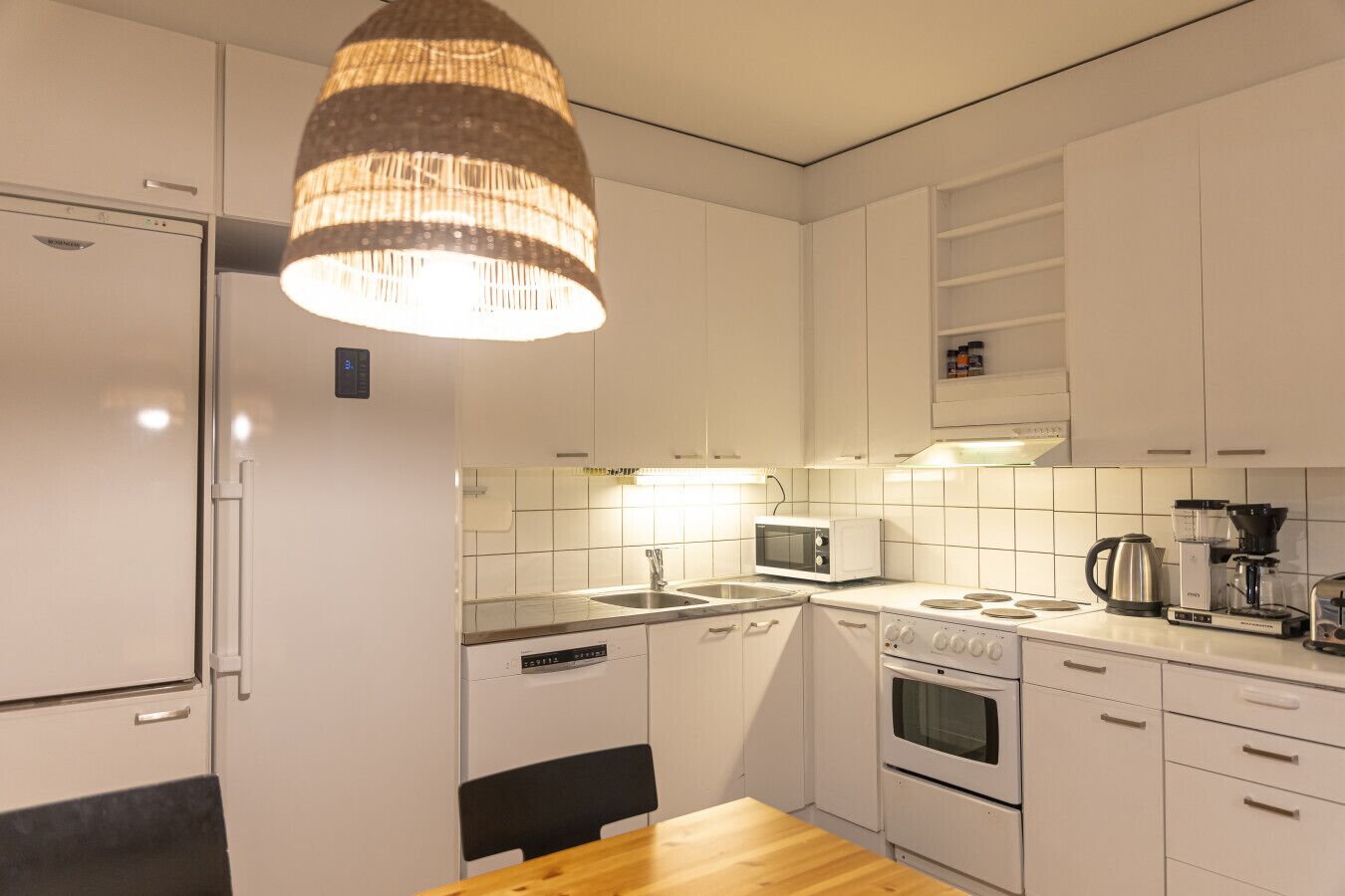 ثلاجة، ميكروويف، فرن، موقد طهي مسطح