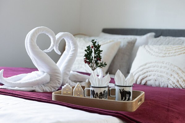 4 bedrooms, desk, free WiFi, bed sheets