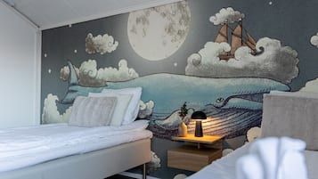 4 makuuhuonetta, työpöytä, ilmainen Wi-Fi, vuodevaatteet