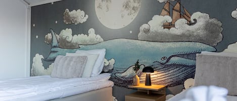 4 bedrooms, desk, free WiFi, bed sheets