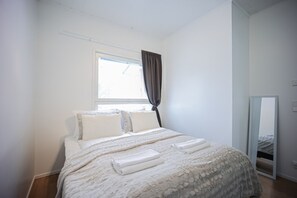 2 bedrooms, desk, free WiFi, bed sheets