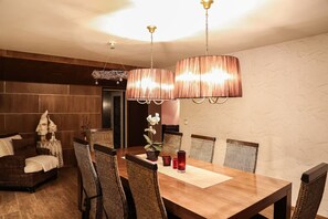 Dining - Villa Alvar Aalto by BookLapland (Rovaniemi)