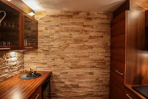 5 habitaciones, escritorio, tabla de planchar con plancha y wifi gratis
