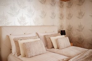 5 makuuhuonetta, työpöytä, silitysrauta/-lauta, ilmainen Wi-Fi