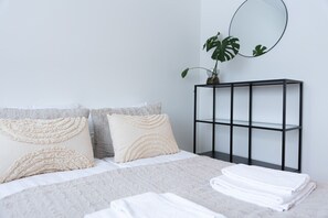 2 dormitorios, escritorio, wifi y ropa de cama