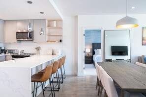 Condo | Private kitchen - Mountain Revelation Revelstoke Vacations (Revelstoke)