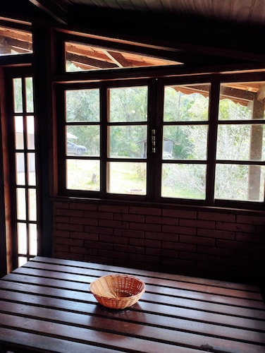 Cozy chalet in Lumiar to enjoy nature in the middle of the Atlantic Forest.