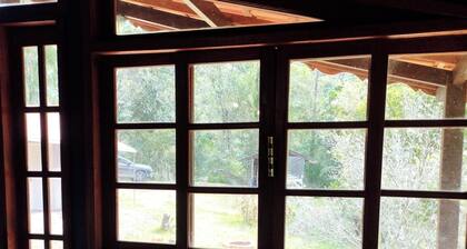 Cozy chalet in Lumiar to enjoy nature in the middle of the Atlantic Forest.