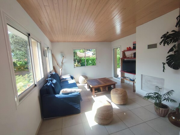 スマートテレビ、暖炉