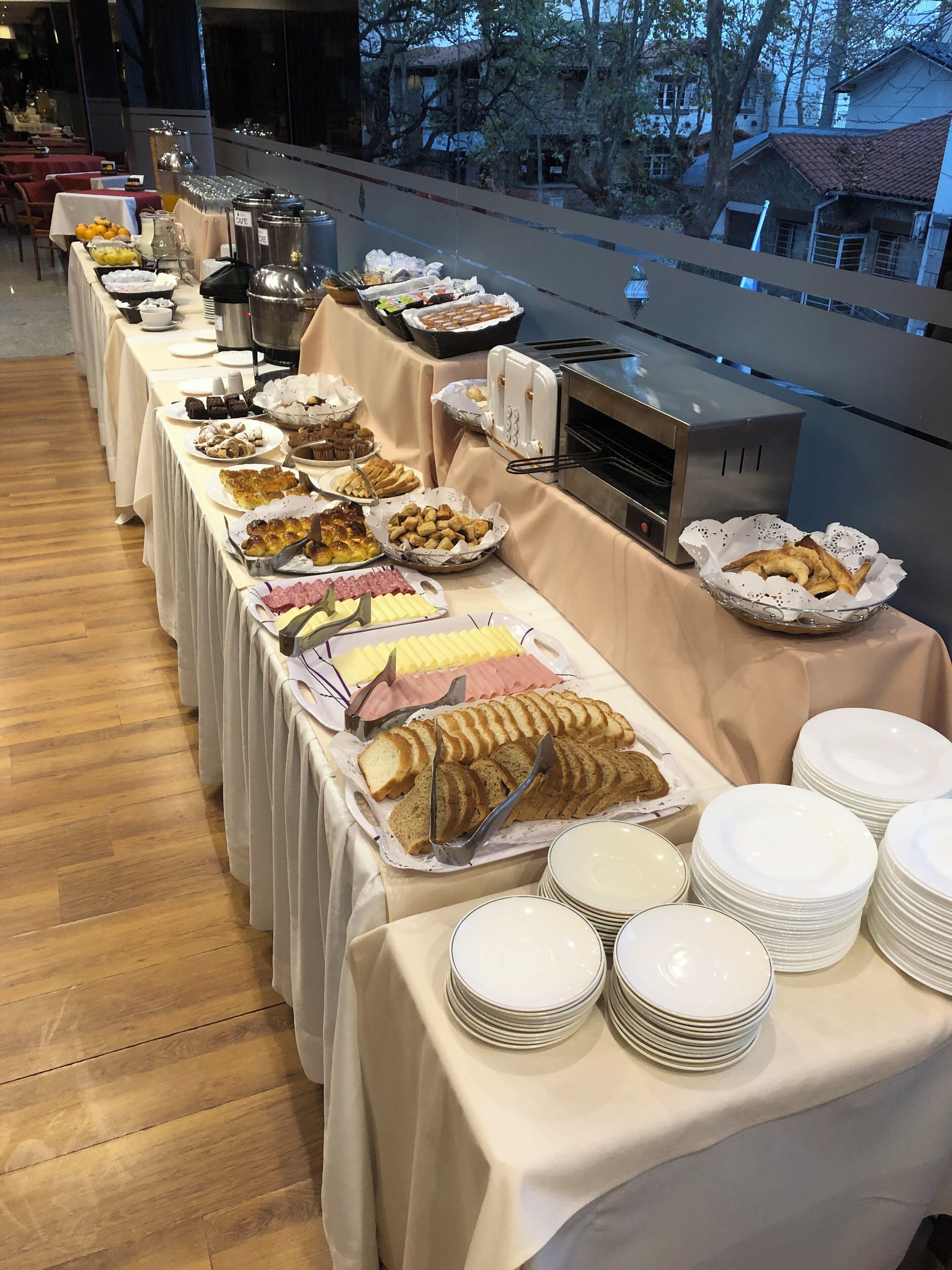 Free daily buffet breakfast