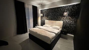 Minibar, iron/ironing board, free WiFi, bed sheets