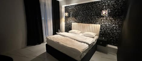 Minibar, iron/ironing board, free WiFi, bed sheets