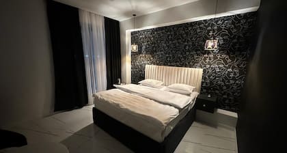 Luxe Plaza Hotel near EVN Zvartnots airport