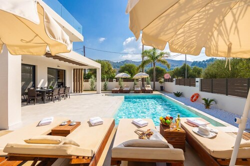 Villa Infinity Ena - Four Bedroom Villa, Sleeps 8