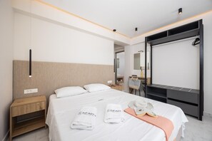 4 chambres, fer et planche à repasser, Wi-Fi, draps fournis
