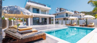 Villa Infinity Theo - Four Bedroom Villa, Sleeps 8