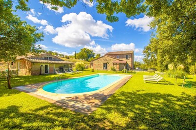 Casale del Conte - Three Bedroom Villa, Sleeps 6