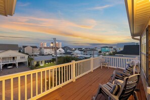Property grounds - Casa Del Sol- Pool, Balcony, Cherry Grove Views (North Myrtle Beach)