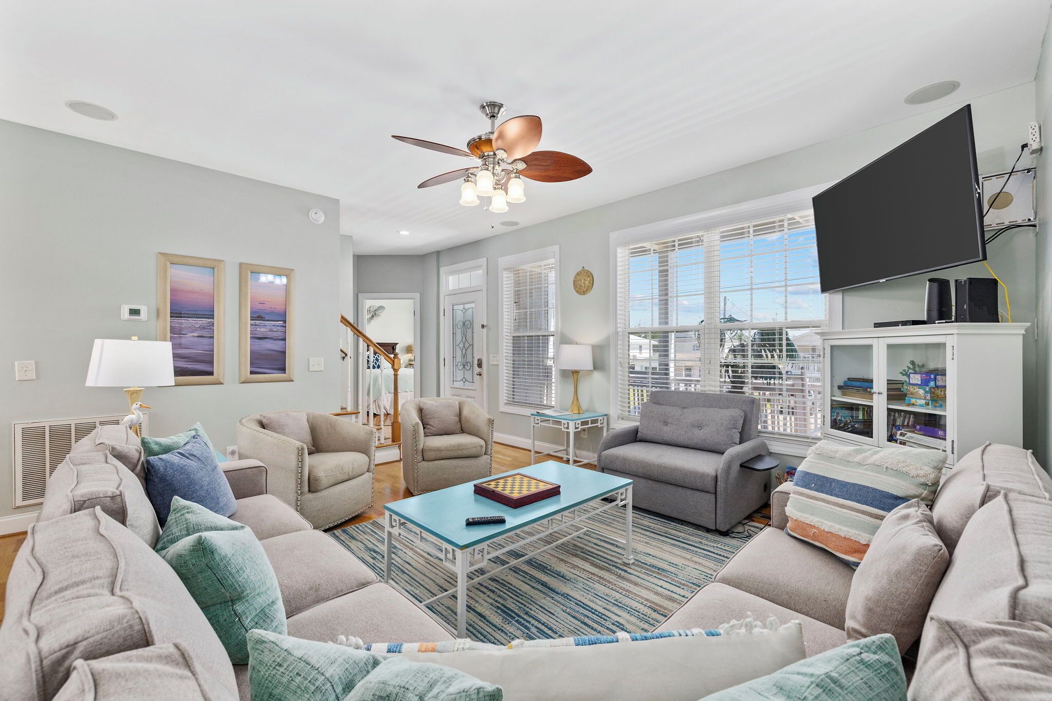 Smart TV, books, offices