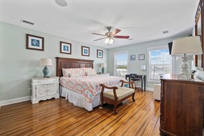 4 bedrooms, iron/ironing board, travel crib, free WiFi