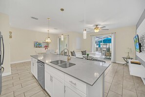 Fridge, microwave, oven, dishwasher - Headline (Kissimmee)