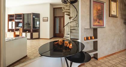 Art Haven cozy and quiet apartment suitable for families with balcony