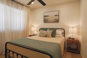 6 bedrooms, iron/ironing board, travel cot, free WiFi - The Luxe Raider 6 Bedroom (Lubbock)