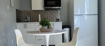 Cozy studio in lovely Houston with AC, WiFi
