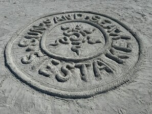 Interior detail - Sunsets over Siesta Key in this cozy 2+2 condo
(Sarasota)