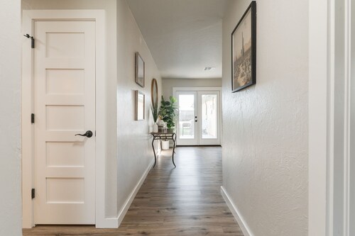 Village Luxe 5BR plus Bunk Room Sleeps 14