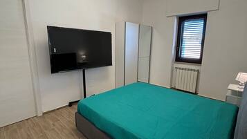 2 bedrooms, bed sheets