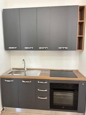 咖啡機/沖茶器、廚房用具/餐具/器皿、餐桌