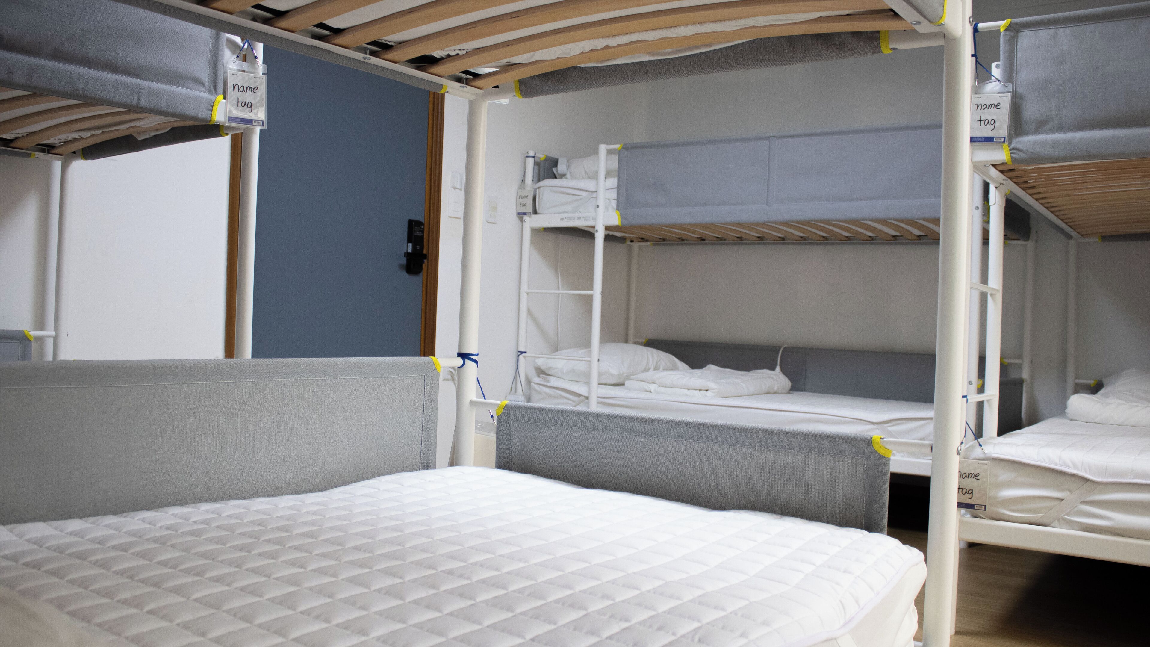 Bed in 8-Bed Female Dormitory Room (non-Korean nationals only) | 低刺激性寝具、遮光カーテン、WiFi (無料)