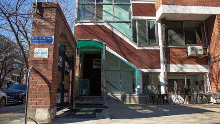 Fachada de la propiedad