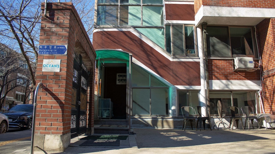 Ocean's Guesthouse - foreigners only